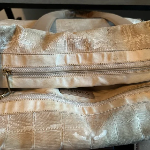 Authentic Chanel New Travel Line MM Tote Bag in Classic Beige - Picture 7 of 14